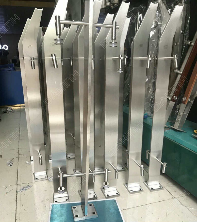 gia-cong-cau-thang-lan-can-inox-4