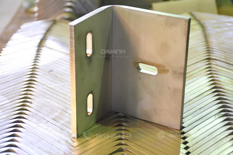 Cắt laser chấn gấp inox dày 8 ly